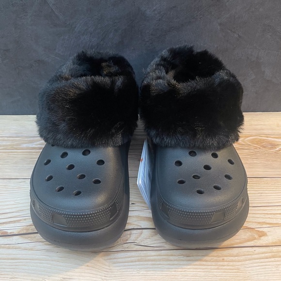 Crocs Furever Crush Fur Lined - Picture 6 of 16